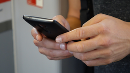 Correo Uruguayo emite nueva advertencia por SMS fraudulentos.