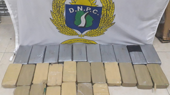 Caminera incautó casi 30 kilos de droga y detuvo a dos personas