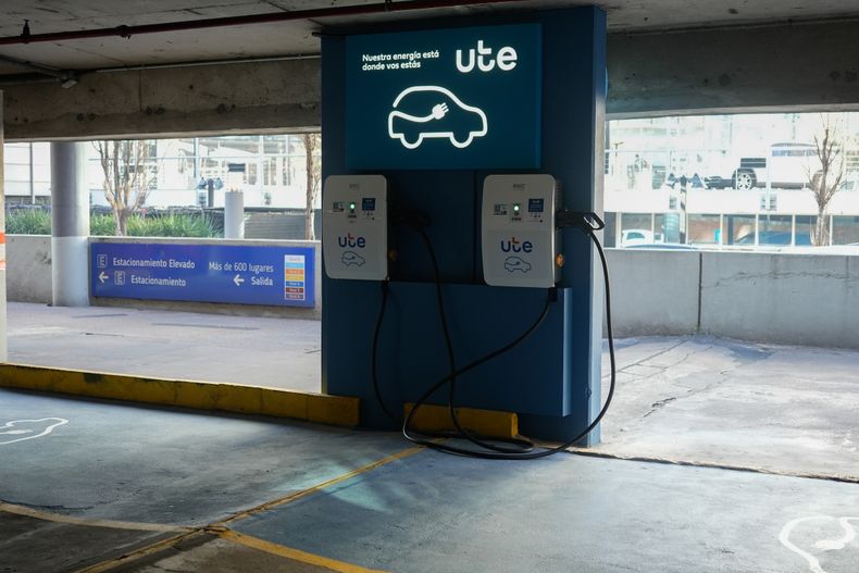 UTE prevé instalar 300 nuevos cargadores de vehículos eléctricos durante 2026