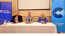 Acto oficial por alianza De Centro - Futuro Nacional