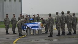Llegaron a Uruguay los restos del cabo Julio César Álvarez, fallecido en misión de paz en el Congo