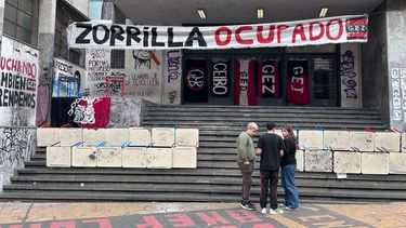 Gremio estudiantil ocupó el liceo Zorrilla en Parque Rodó; se retiraron tras intimación de la Policía