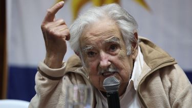 Orsi tiene que gobernar, no entrar a hablar con un viejo cascarudo como yo, dijo José Mujica