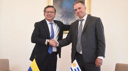 Yamandú Orsi y Gustavo Petro conversaron sobre temas energéticos y ambientales