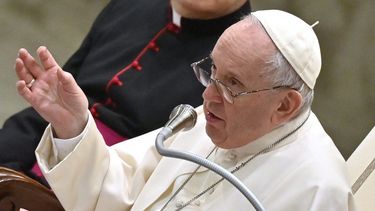 El papa pide mesura ante situación cada vez más preocupante en Ucrania