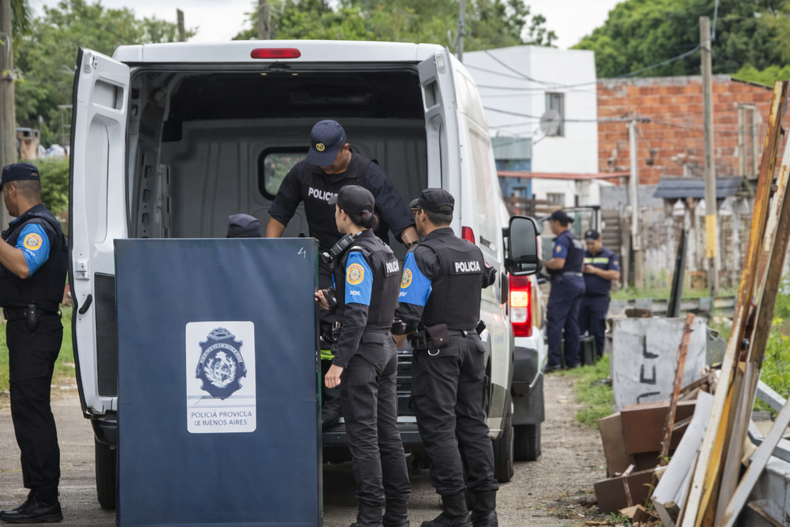 Imputaron por homicidio agravado al padre del adolescente hallado muerto en Flor de Maroñas