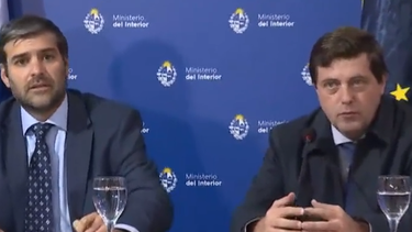 El ministro del Interior, Nicolás Martinelli, y el presidente de la AUF, Ignacio Alonso.