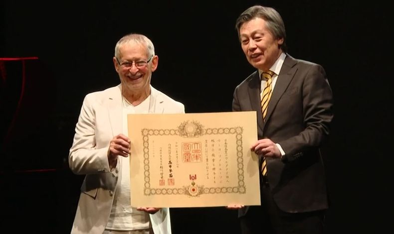 Hugo Fattoruso recibió una de las máximas condecoraciones de Japón: la Orden del Sol Naciente