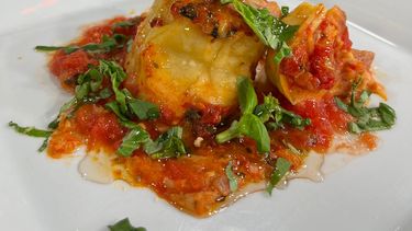 Nilson Viazzo nos enseña a preparar rotolo de pasta con salsa fileto