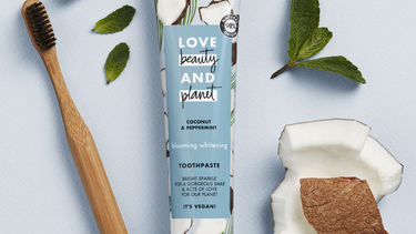 Love, Beauty & Planet lanza su línea de higiene bucal natural, vegana y sustentable