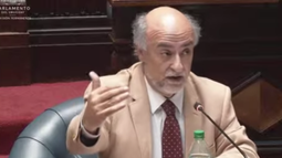 Pablo Mieres en Comisión Permanente del Parlamento.&nbsp;
