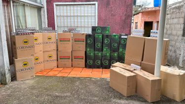 Desarticularon maniobra de contrabando: cuatro detenidos y mercadería incautada valuada en más de $9.400.000 Desarticularon maniobra de contrabando: cuatro detenidos y mercadería incautada valuada en más de $9.400.000