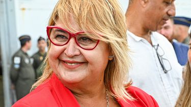 Sandra Lazo adelantó que hay conversaciones sobre la instalación de cárceles en predios castrenses