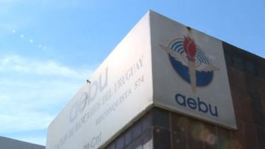 AEBU cuestionó reclamos de bancos privados y afirmó que no abandonó la mesa de diálogo