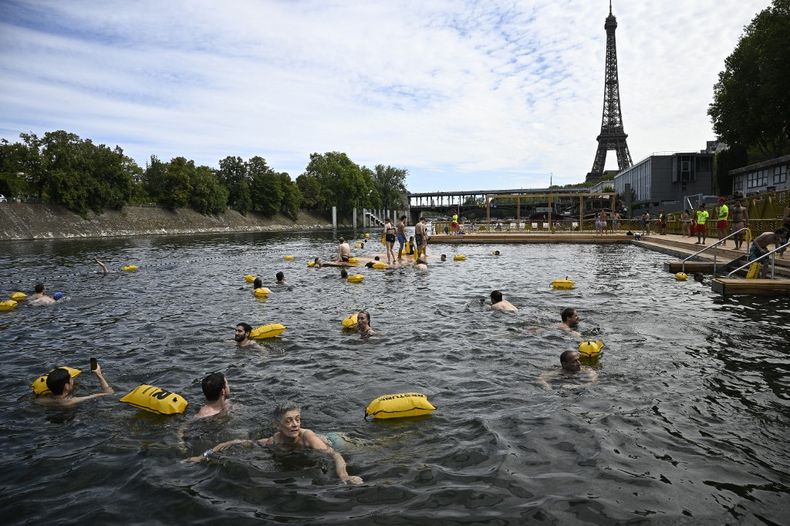 París es una fiesta: un siglo después, los ciudadanos volvieron a bañarse en el Sena