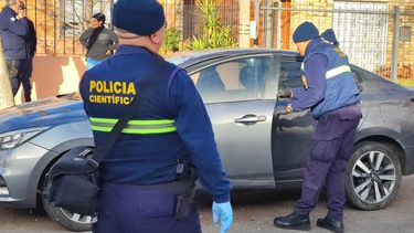 Auto usado por delincuentes en asalto al BROU de Malvín.