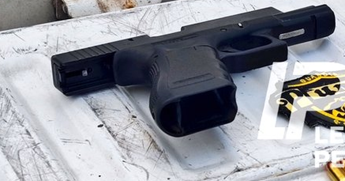 La Policía detuvo en Malvín Norte a un hombre que llevaba tobillera y recuperó una pistola robada en 2024