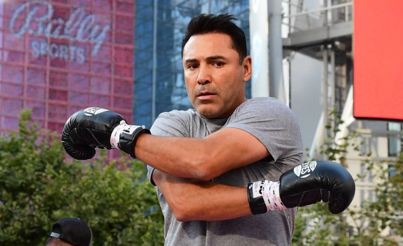 De La Hoya suspende su combate de regreso tras positivo por COVID-19