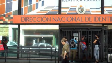 Hackers afirman haber obtenido casi 6 millones de datos de cédulas de identidad uruguayas Hackers afirman haber obtenido casi 6 millones de datos de cédulas de identidad uruguayas