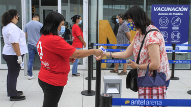 Hay 8.700 personas agendadas para vacunarse este miércoles en Antel Arena