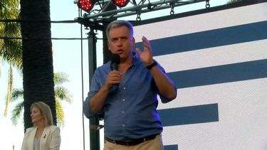 Yamandú Orsi reconoció error de redacción sobre lucro de las AFAP en las bases programáticas