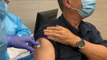 Comenzó la vacunación del personal de salud en todo el país