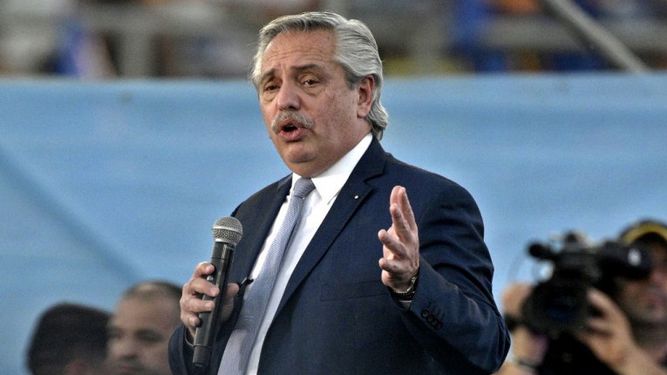 Fernández llama al diálogo a la oposición