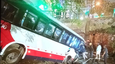 Una noche inolvidable: vecinos de Malvín contaron cómo fue el accidente del ómnibus