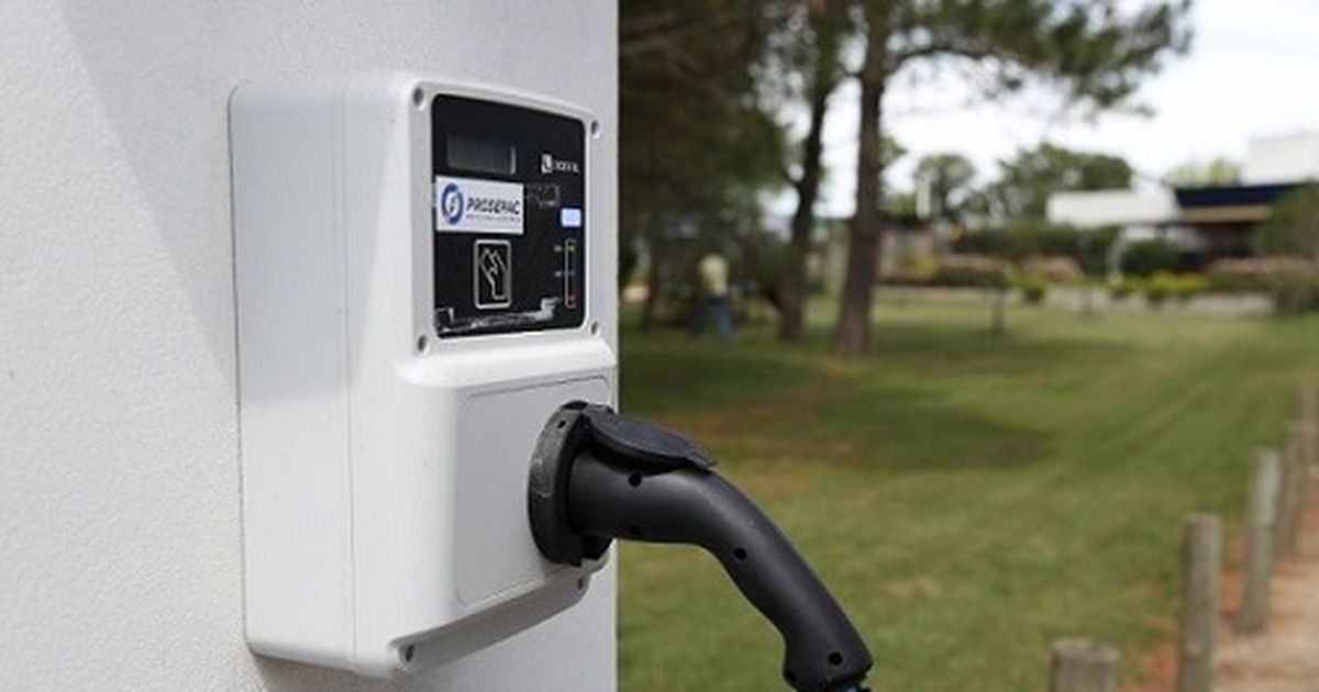 Estacioneros alertan por caída de hasta 12% en ventas de combustibles por avance de los vehículos eléctricos