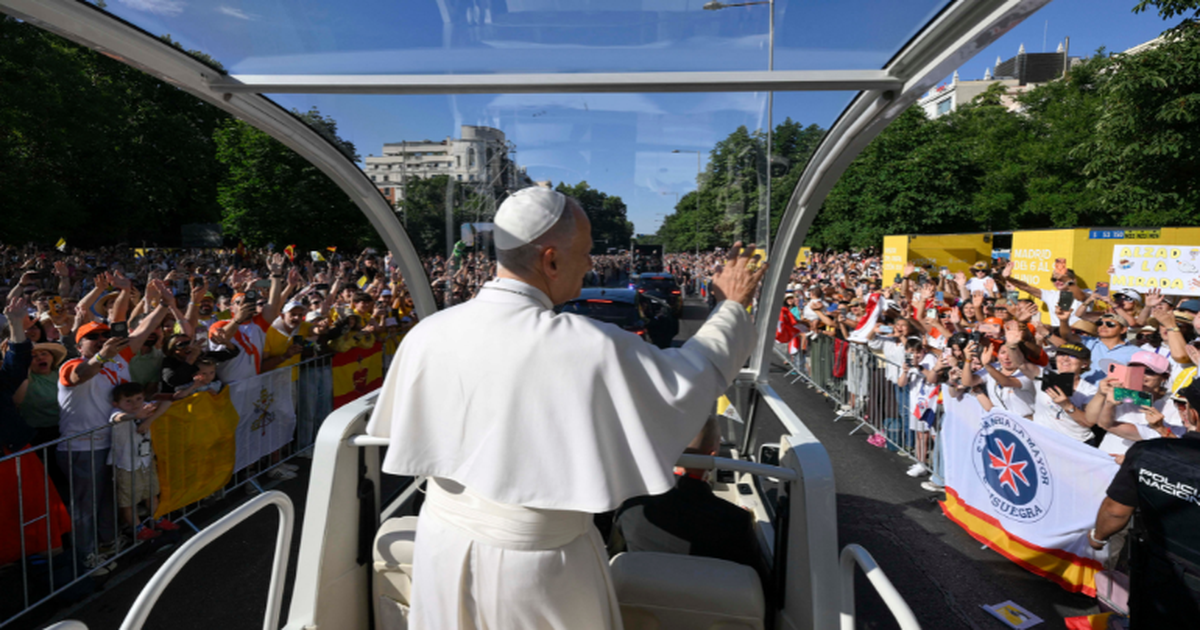 León XIV reunió a millones de fieles en Madrid, mientras víc