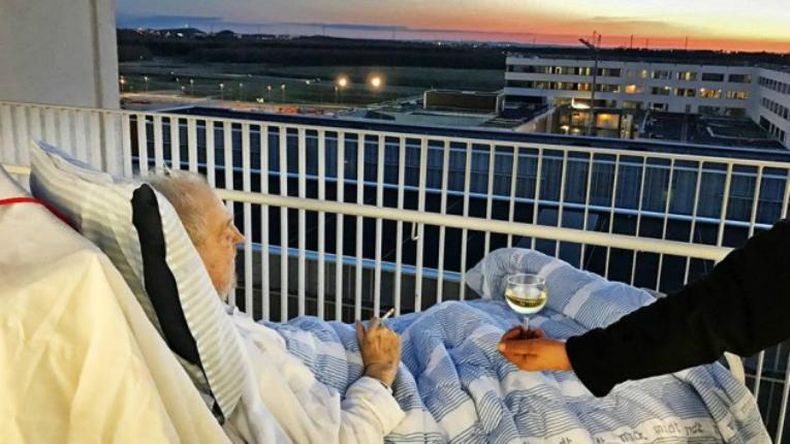 Hospital cumplió el último deseo de paciente: un cigarrillo y una copa de vino