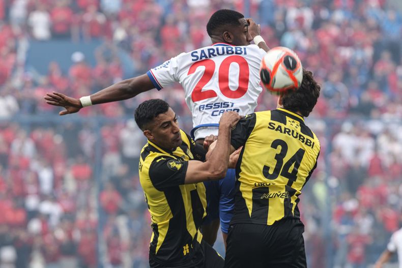 Comenzó la final del Campeonato Uruguayo 2025: Nacional y Peñarol están empatando 0 a 0