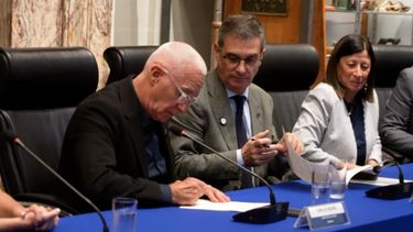 El Ministerio del Interior y el BROU firmaron un convenio que permite limpiar deudas a los policías