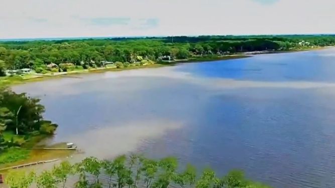 Un hombre murió en la Laguna del Sauce: se lanzó al agua e impactó contra una roca