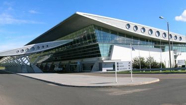 El vuelo sanitario para traer a Uruguay a turista que sufrió ACV en Bariloche saldrá de Laguna del Sauce.