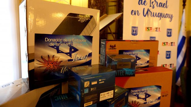 Embajada de Israel donó computadoras y proyectores a ANEP