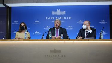 Bustillo adelantó que Lacalle Pou quiere viajar a China, Japón y Catar