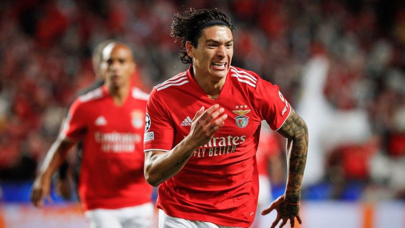 Darwin Núñez prueba su teoría de la evolución en el Benfica-Bayern