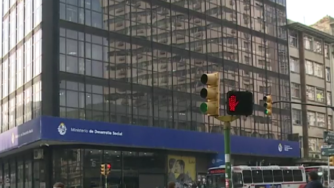 Ciberdelincuentes filtraron casi 38.000 documentos con datos personales de usuarios del Mides