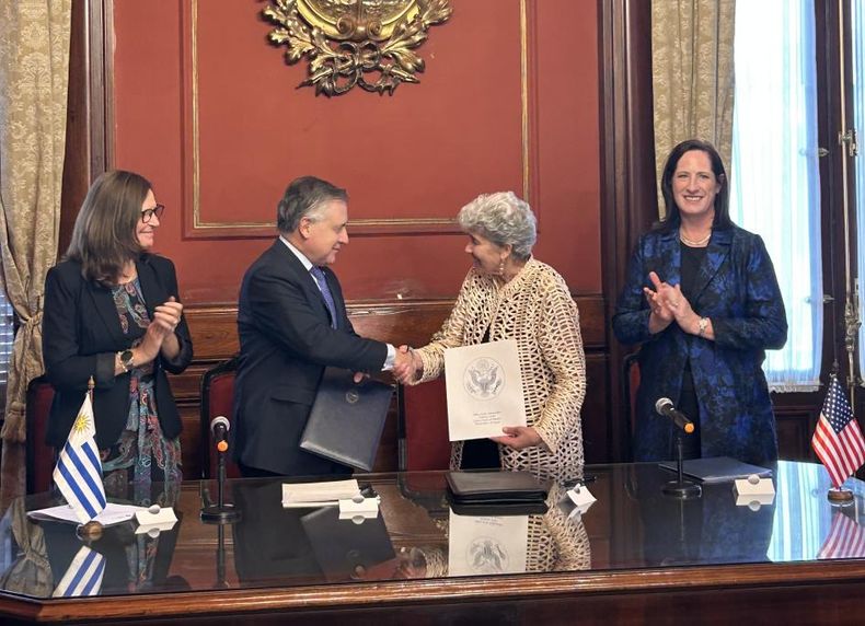 Uruguay Estados Unidos.jpg