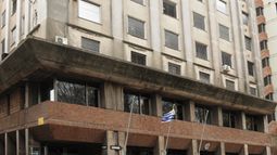 Cruces entre el gobierno y oposición por obras viales pero acuerdo por dragado del puerto de Montevideo