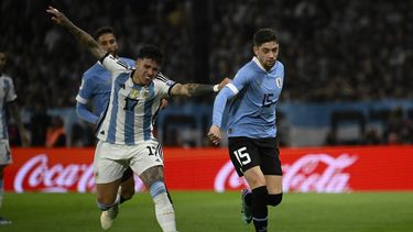 uruguay y argentina ya se miden por la decimotercera fecha con un centenario repleto