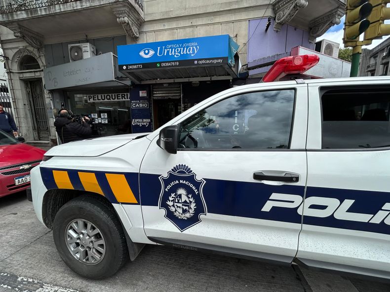 policia-robo-joyeria-cordon