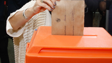 Encuesta de Equipos: 43% votaría al FA, 21% al PN, 15% al PC, 3% a CA y 1% al PI