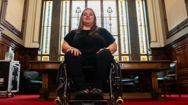 Nuestro Parlamento está haciendo historia: asumió la primera legisladora con discapacidad física