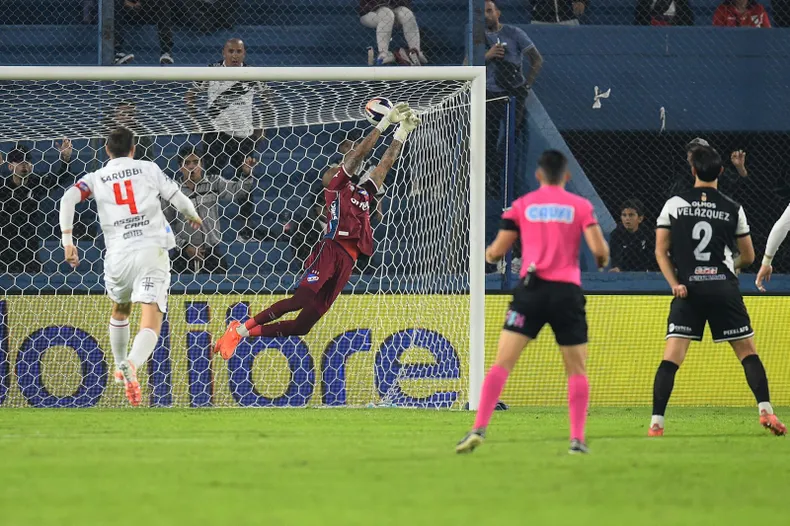 Nacional no pudo con Danubio y cayó en el Gran Parque Central; Nicolás Lodeiro se fue expulsado