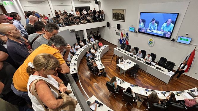 La Junta departamental de Canelones aprobó la regularizacion de &nbsp;Uber y otras aplicaciones de transporte