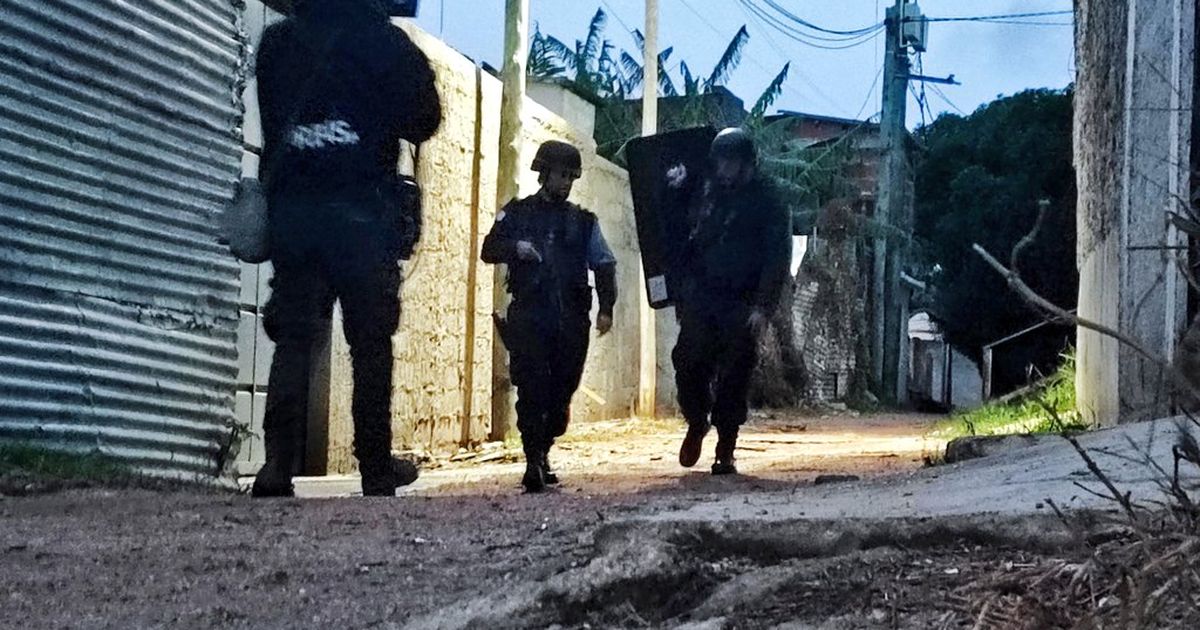 Intensas balaceras en la zona de la Fortaleza del Cerro: una bala entró en una vivienda y cayó sobre una cama