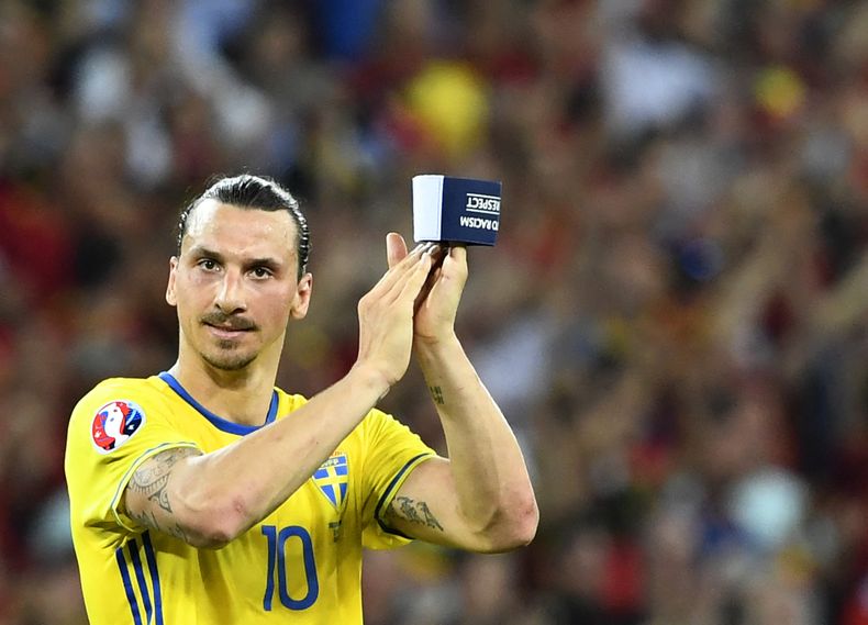 Ibrahimovic regresa a selección sueca y podría batir récord.