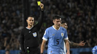 Umpierrez lamentó arbitraje de partido Uruguay - Argentina.